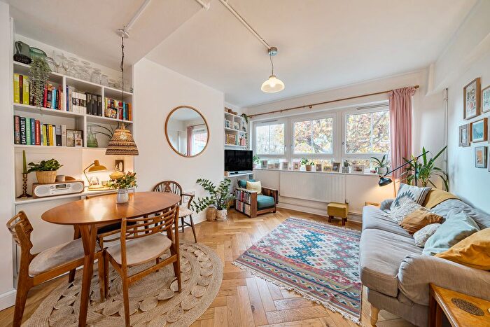 2 Bedroom Flat For Sale In Meakin Estate, Rothsay Street, London, SE1