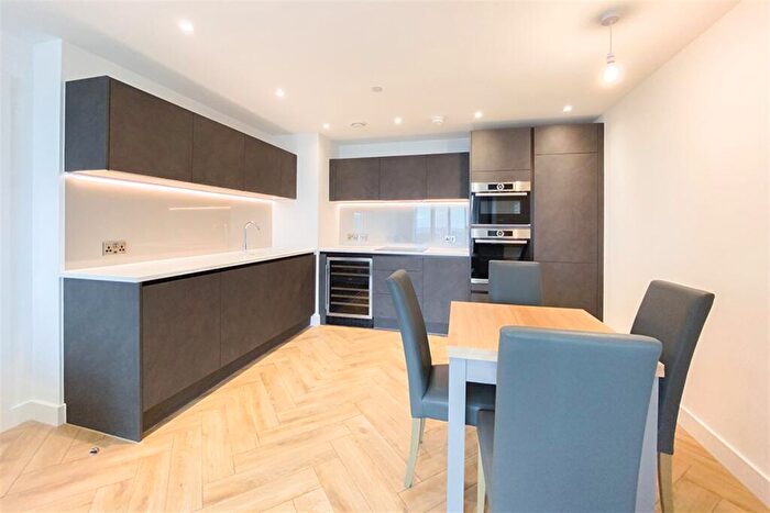 2 Bedroom Apartment To Rent In Elizabeth Tower, M15
