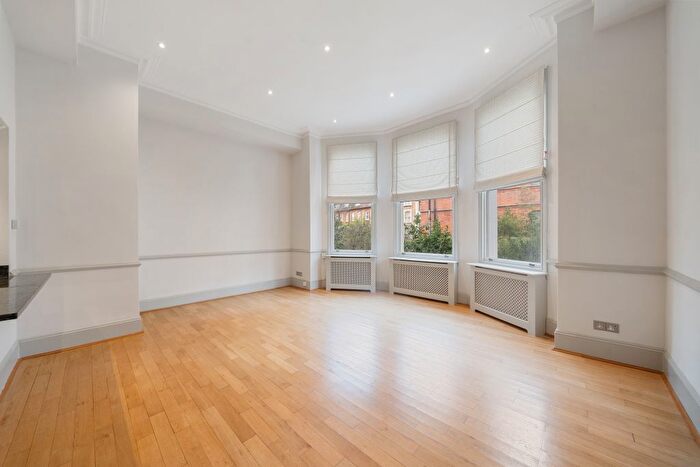 2 Bedroom Flat To Rent In Wetherby Gardens, London, SW5