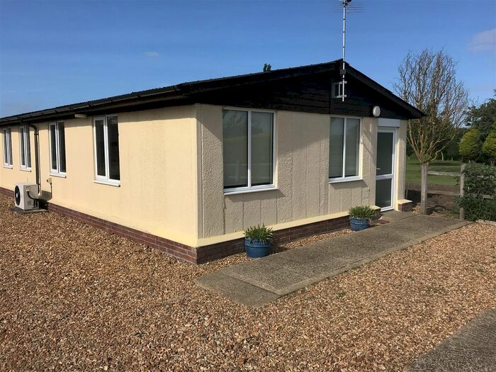 2 Bedroom Semi-Detached Bungalow To Rent In King Street, Rampton, Cambridge, CB24