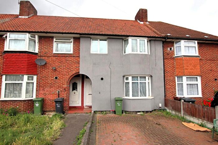 3 Bedroom Terraced House To Rent In Becontree Avenue, Dagenham, London, RM8