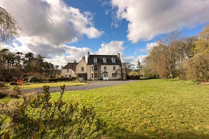 6 Bedroom Semi-detached House For Sale In Broadshaw Estate, West Calder, EH55