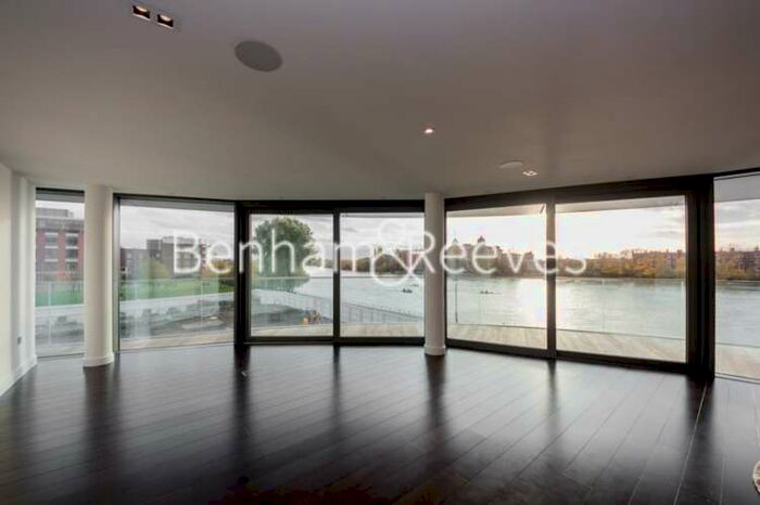 3 Bedroom Apartment To Rent In Goldhurst House, Hammersmith, W6