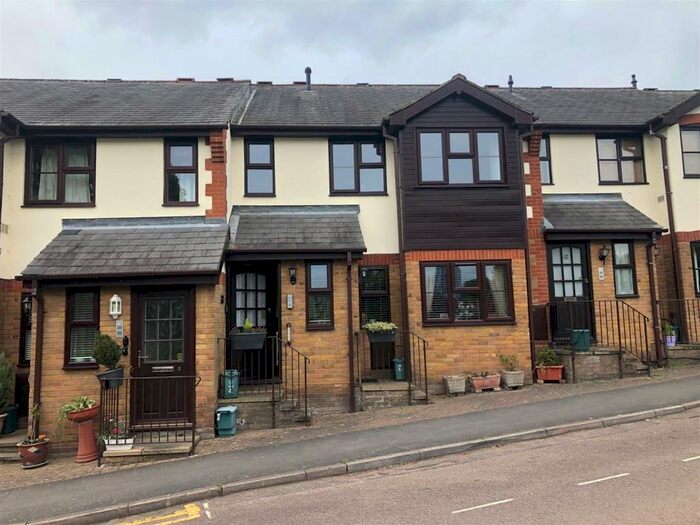 2 Bedroom Maisonette To Rent In Wharf Road, Boxmoor, HP1