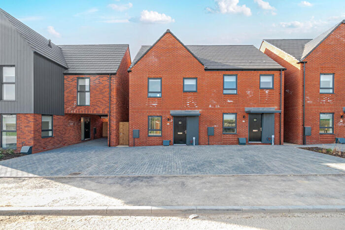 3 Bedroom Semi-Detached House To Rent In Elder Drive Houghton Regis, LU5