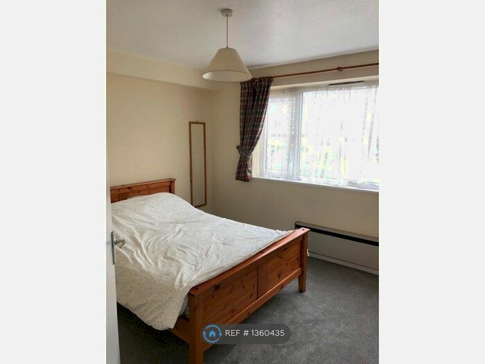 1 Bedroom Flat To Rent In Green Acres, Croydon, CR0