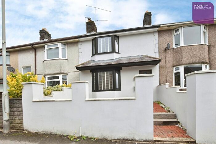 3 Bedroom Terraced House For Sale In Pentregethin Road, Cwmbwrla, SA5