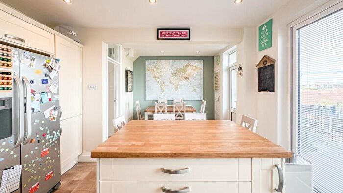 3 Bedroom Terraced House For Sale In Thanet Road, Bedminster, BS3