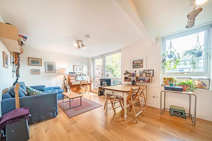 2 Bedroom Flat For Sale In Manaton Close, Peckham, SE15