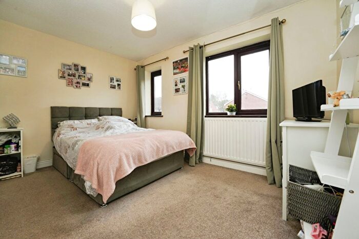 2 Bedroom Detached House For Sale In Medway Road, Worcester, Worcestershire, WR5