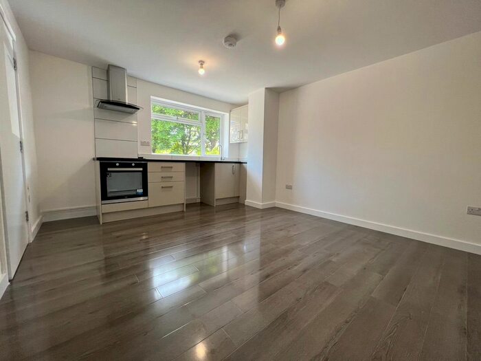 1 Bedroom Flat To Rent In Flat A, Penn Road, Stevenage, Hertfordshire, SG1