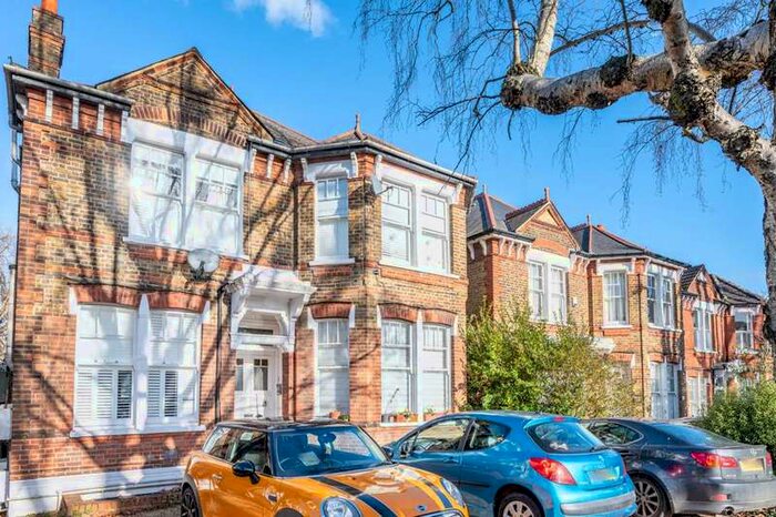 2 Bedroom Flat To Rent In Palace Road, Tulse Hill, SW2