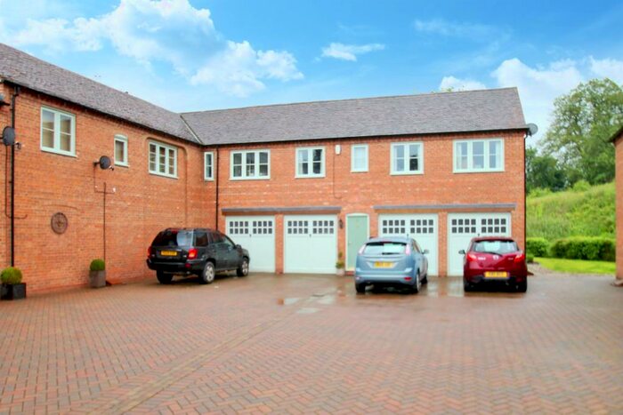 2 Bedroom Flat To Rent In Mill Court, Alvechurch, Birmingham, B48