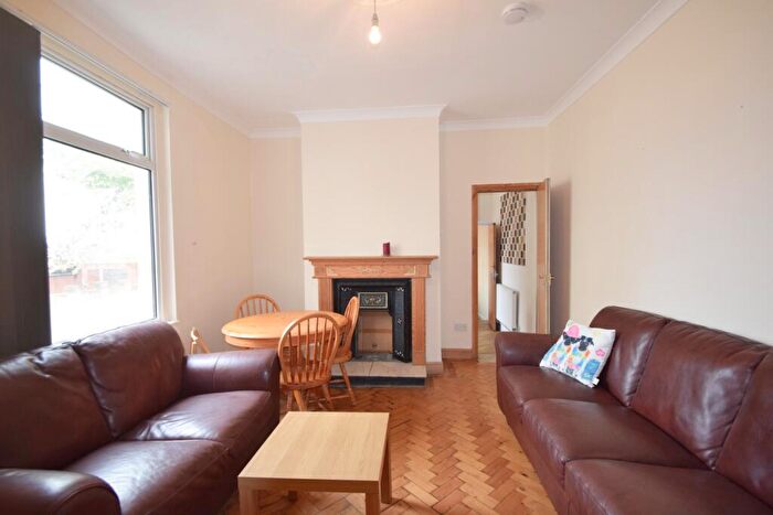 5 Bedroom House To Rent In Summerfield Avenue, Heath, CF14