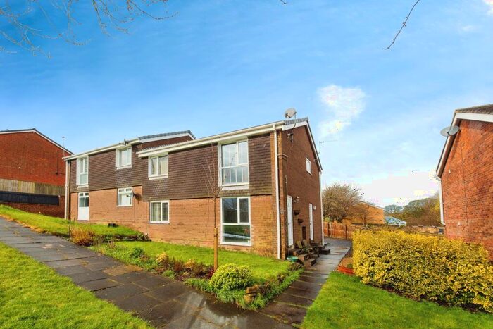 2 Bedroom Flat To Rent In Calder Walk, Sunniside, Newcastle Upon Tyne, NE16