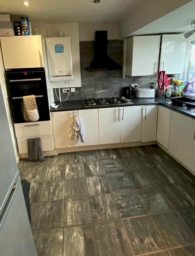 8 Bedroom Terraced House To Rent In St Albans Road, Brynmill SA2