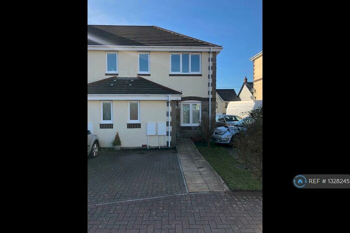 3 Bedroom End Of Terrace House To Rent In Harris Close, Kelly Bray, Callington, PL17