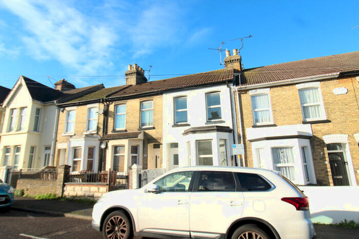 3 Bedroom Terraced House To Rent In Stopford Road, Gillingham, ME7