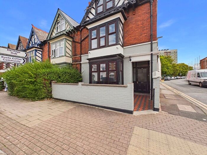 6 Bedroom End Terrace House To Rent In Worcester Street, Gloucester, GL1