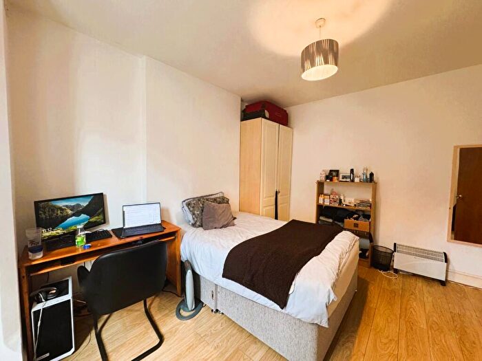 5 Bedroom Semi-Detached House To Rent In Willoughby Avenue, Nottingham, Nottinghamshire, NG7