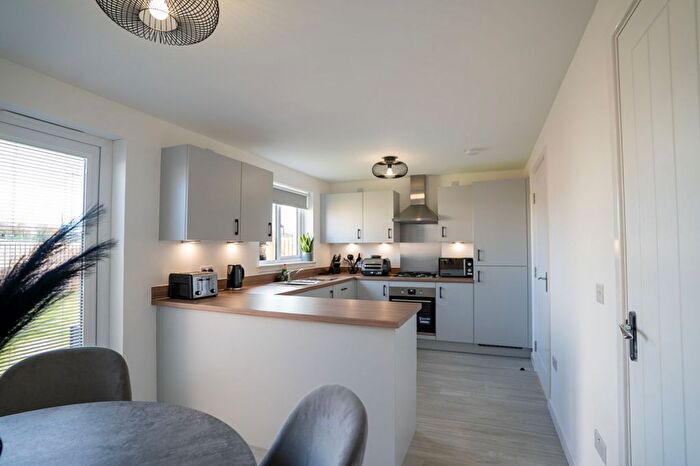 3 Bedroom Semi-detached House For Sale In Burnett Avenue, Dunfermline, KY12