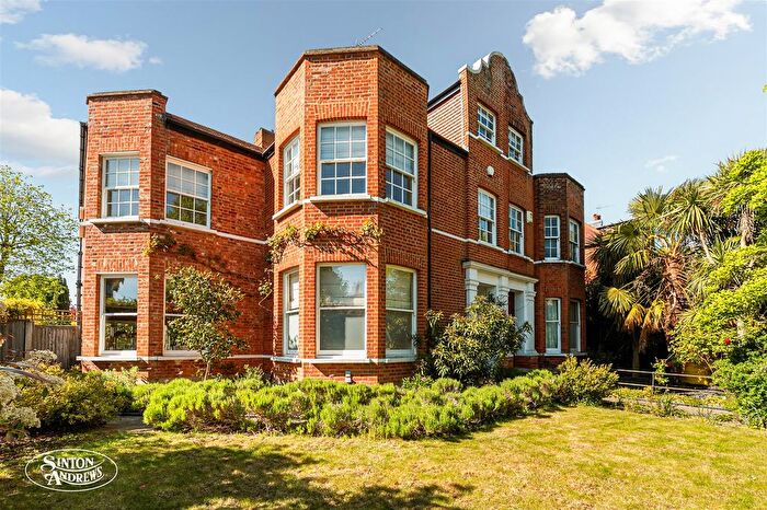 6 Bedroom Semi-Detached House For Sale In Elers Road, London, W13