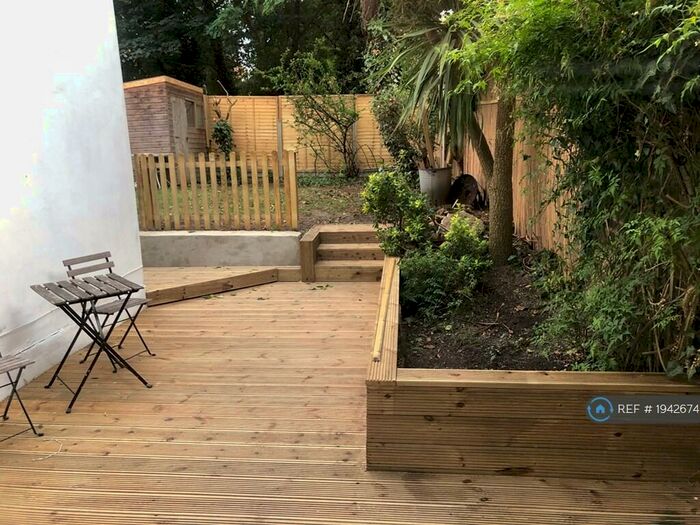 3 Bedroom Flat To Rent In Ground Floor, London, N8