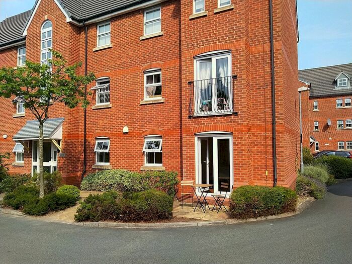 2 Bedroom Flat To Rent In Moss Hey, Spital, Wirral, CH63