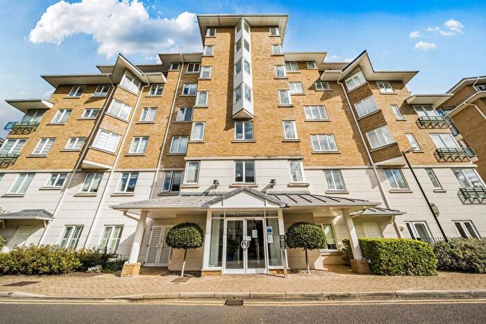 3 Bedroom Flat For Sale In Charlwood House, Richmond, TW9