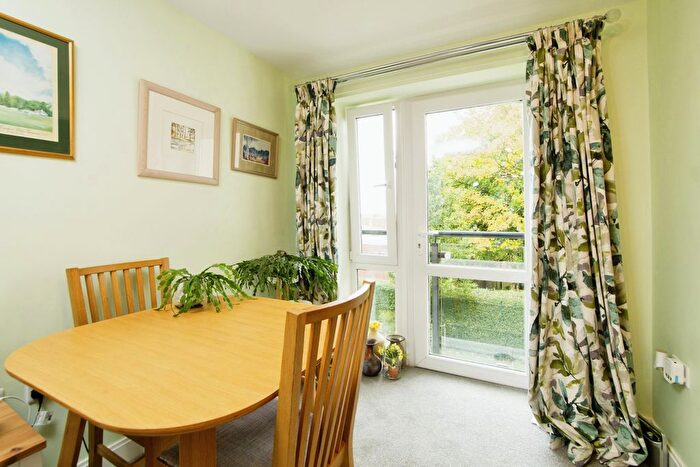 1 Bedroom Flat For Sale In Church Road, Biggin Hill, Westerham, TN16