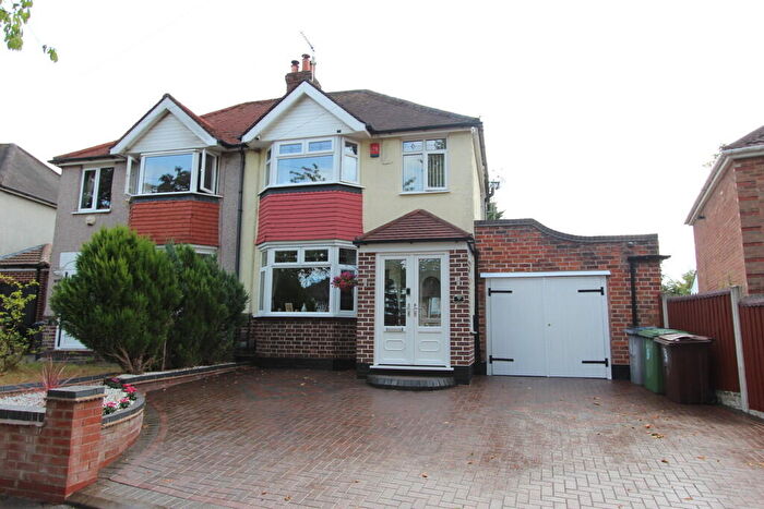 3 Bedroom Semi-Detached House For Sale In Chelmsley Lane, Marston Green, Birmingham, B37