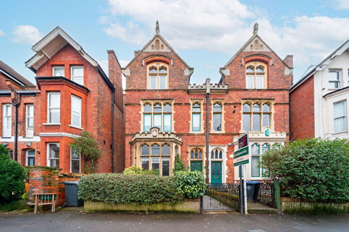 3 Bedroom Duplex For Sale In Dean Road, London, NW2