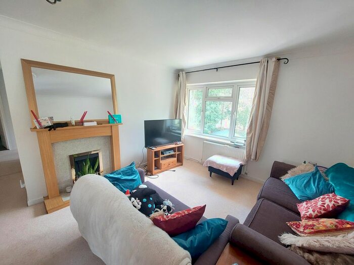 2 Bedroom Flat To Rent In Holly Hill, Southampton, SO16