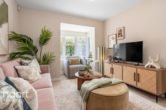4 Bedroom Detached House For Sale In Birchwood Grove, Margate, CT9