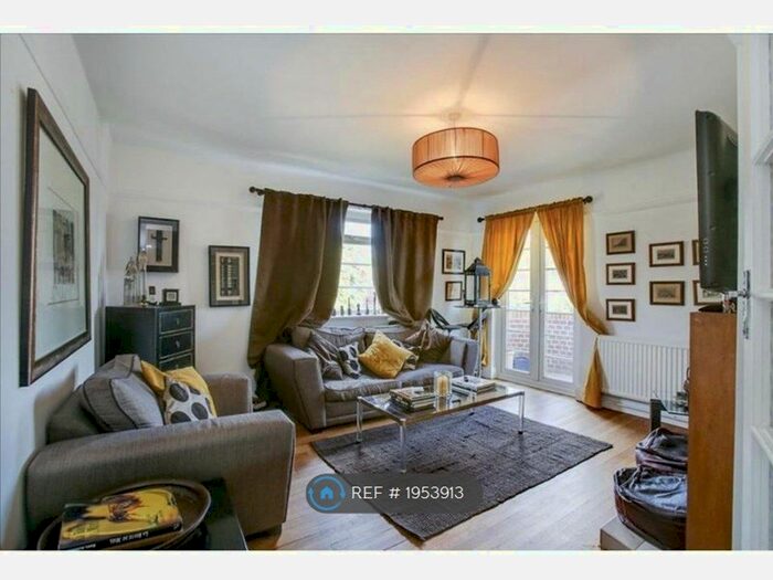 4 Bedroom Flat To Rent In Welsby Court, London, W5