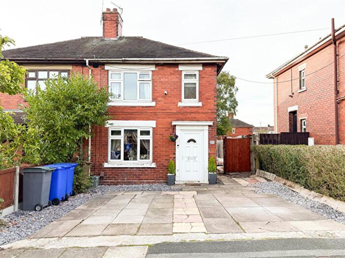3 Bedroom Semi-Detached House For Sale In Dale Avenue, Ball Green, ST6