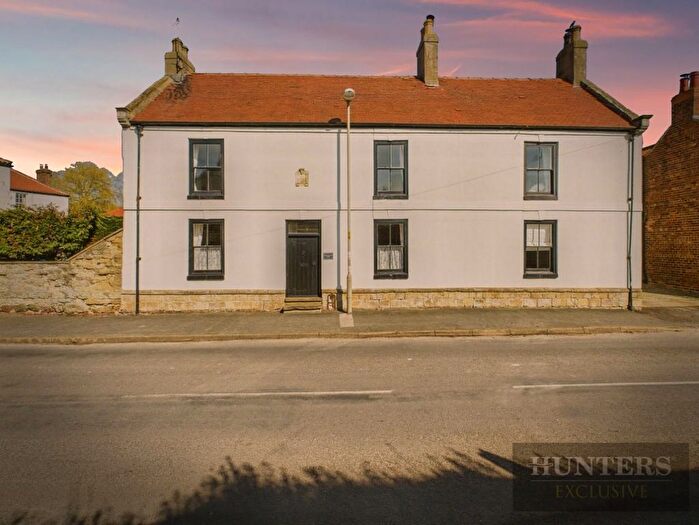 5 Bedroom Detached House For Sale In West Street, Muston, Filey, YO14