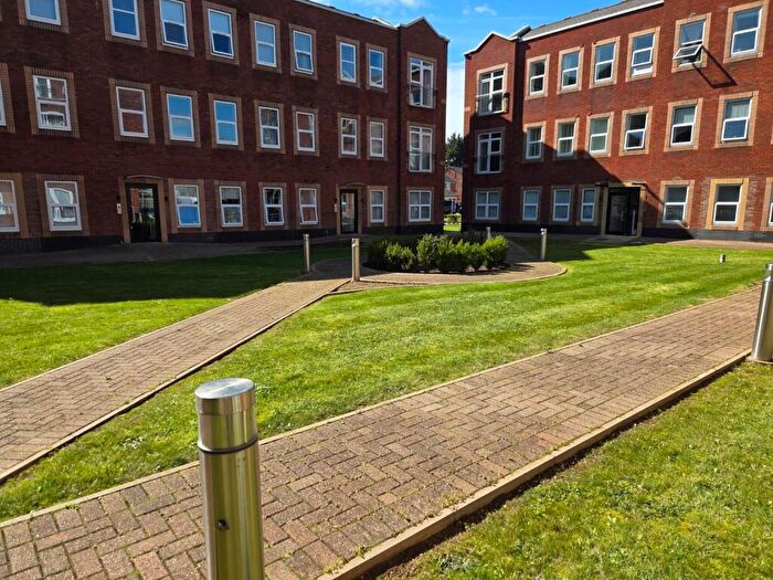 1 Bedroom Flat For Sale In Ashford House, Woodside Park, Warwickshire, CV21