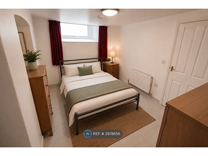 1 Bedroom Flat To Rent In Kimberley Park Road, Falmouth, TR11