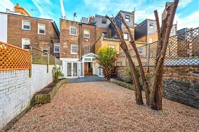 3 Bedroom Flat To Rent In Richmond Way, Shepherd's Bush, W12