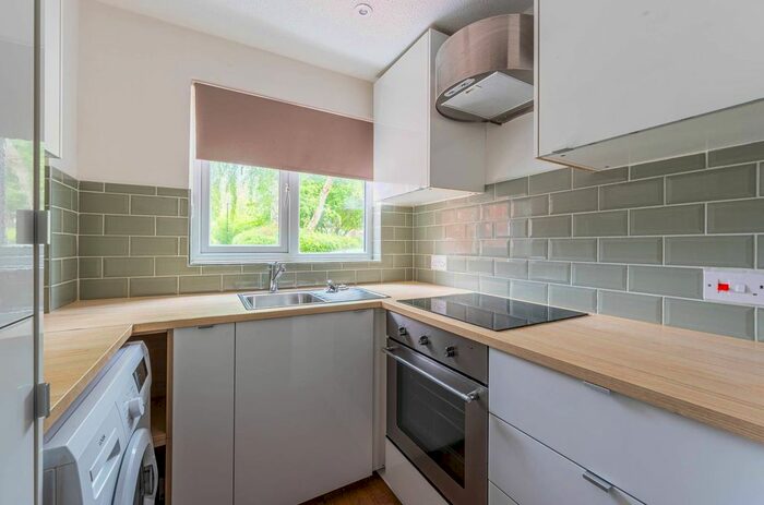 1 Bedroom Property To Rent In Burlington Close, Beckton, London, E6