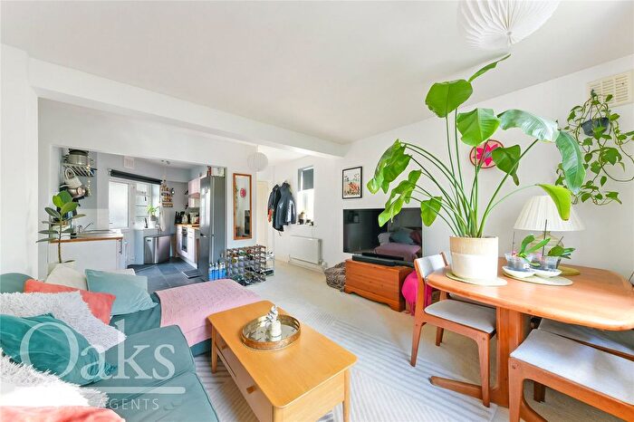 2 Bedroom Flat To Rent In Leigham Court Road, London, SW16