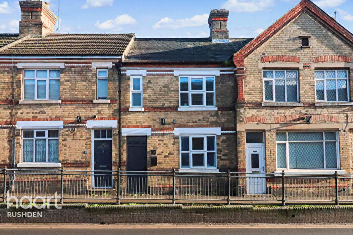 3 Bedroom Terraced House For Sale In High Street, Rushden, NN10