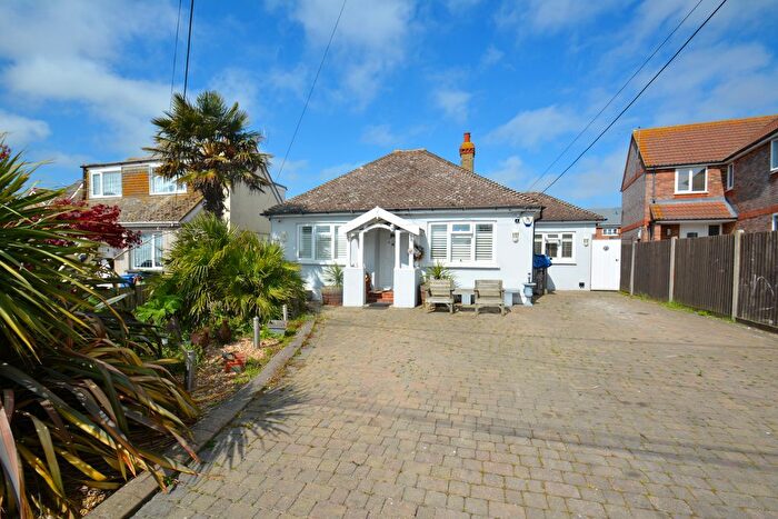 3 Bedroom Detached Bungalow For Sale In Beautiful Garden - Scocles Road, Minster On Sea, ME12