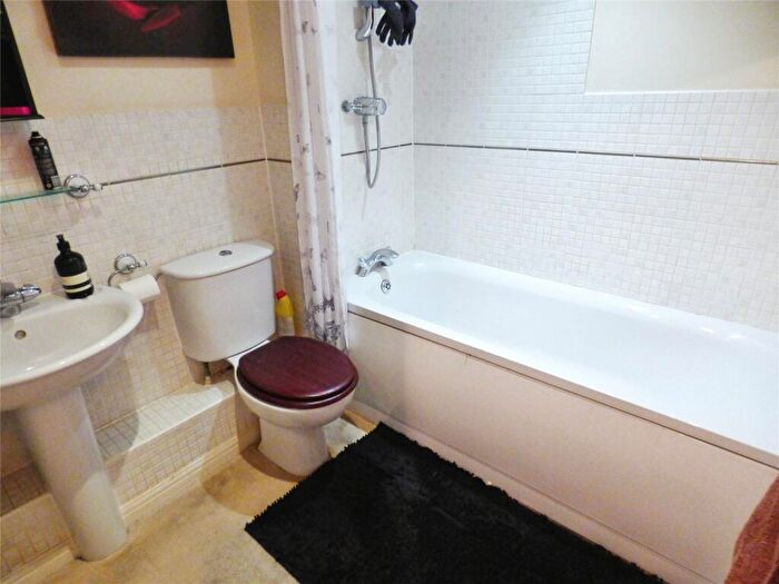 2 Bedroom Apartment For Sale In Silver Birch Way, Whiteley, Fareham, PO15