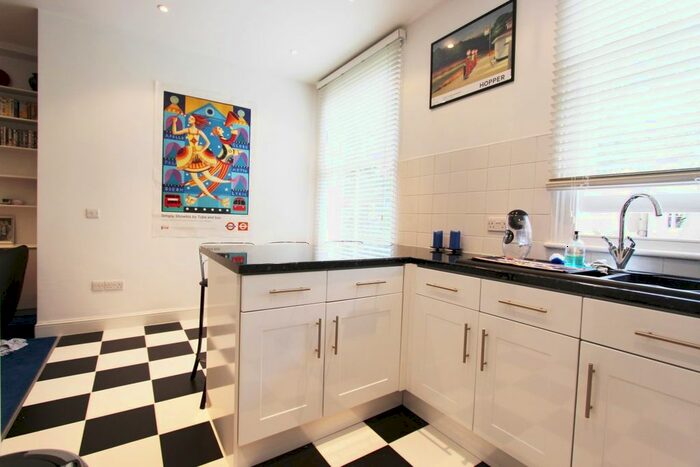 2 Bedroom Flat To Rent In Stavordale Road, London, N5