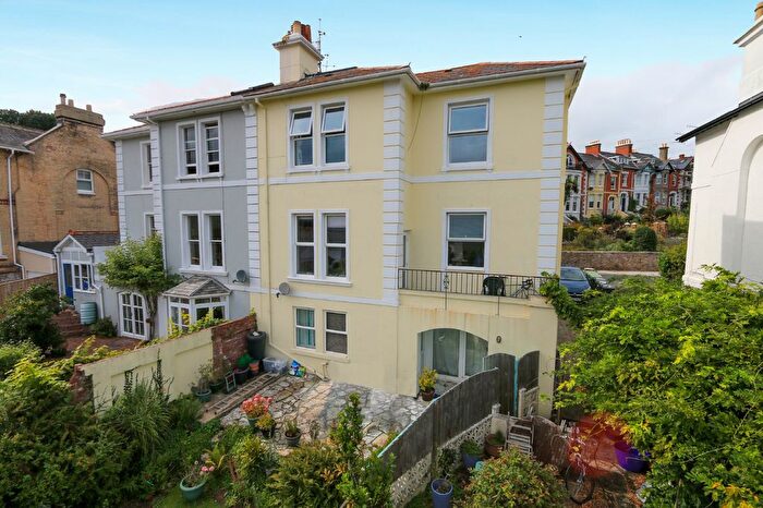 1 Bedroom Flat To Rent In Ferndale Road, Teignmouth, TQ14