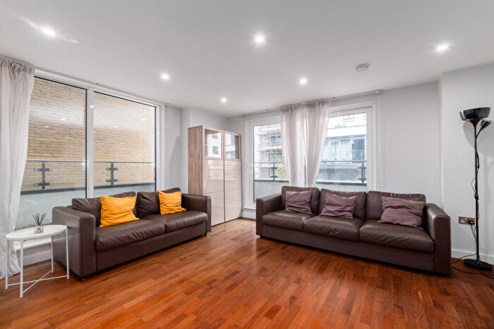 2 Bedroom Flat For Sale In Wharf Street, London, SE8
