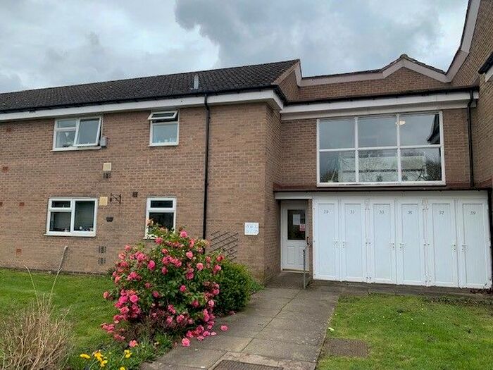 2 Bedroom Flat To Rent In Forest Way, Birmingham, B47