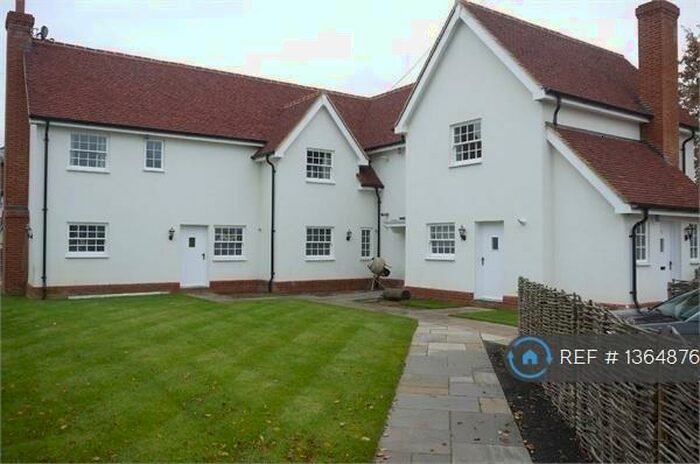 2 Bedroom Flat To Rent In Stock, Ingatestone, CM4